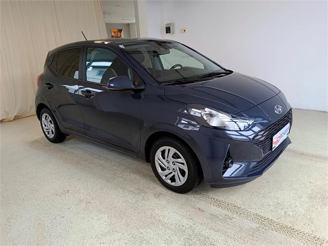 Hyundai i10 - � 13990