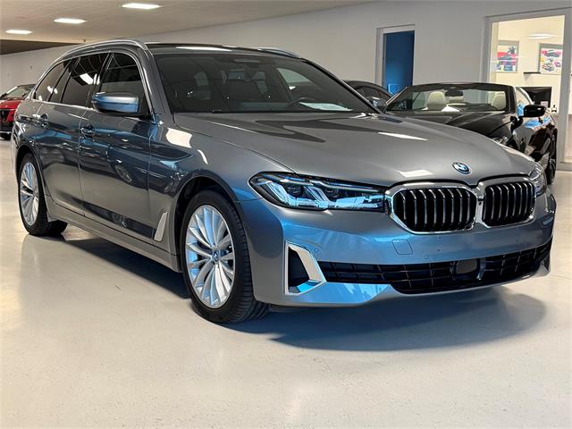 BMW 530e xDrive PHEV Touring AT  *Vollausstattung*  - � 34970