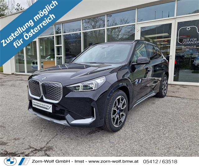 BMW iX1 xDrive30  -  54900