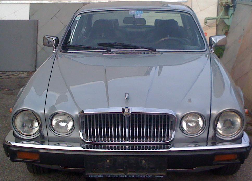 Jaguar XJ12 - € 3750