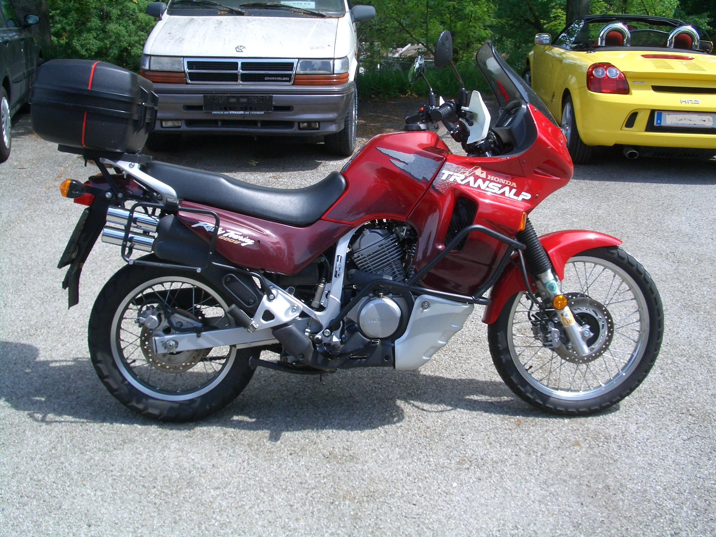 Honda   XL600V - € 2550